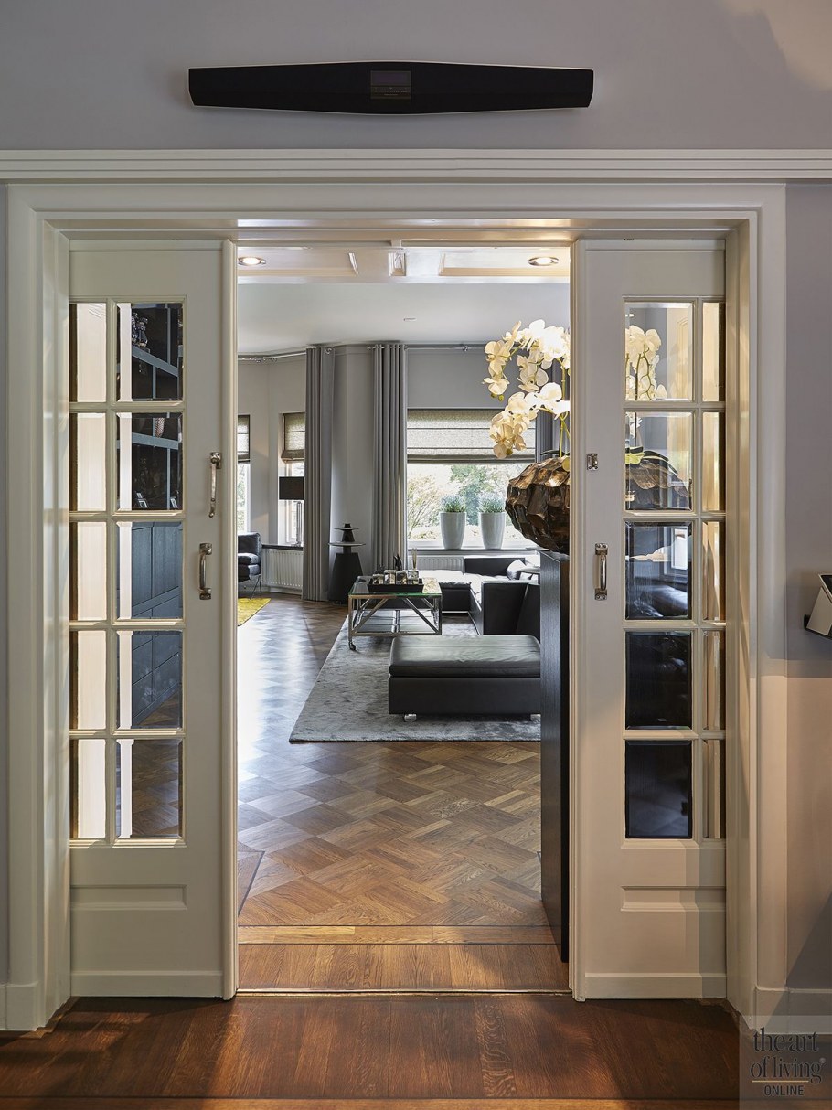 Красивая французская дверь