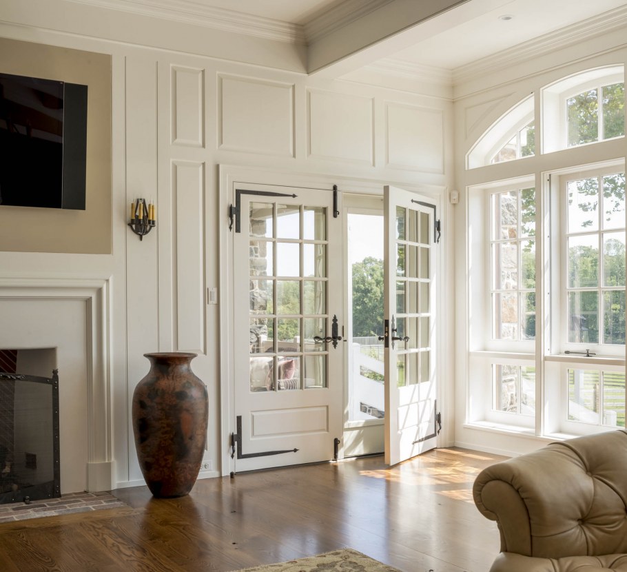 Двери во французском стиле