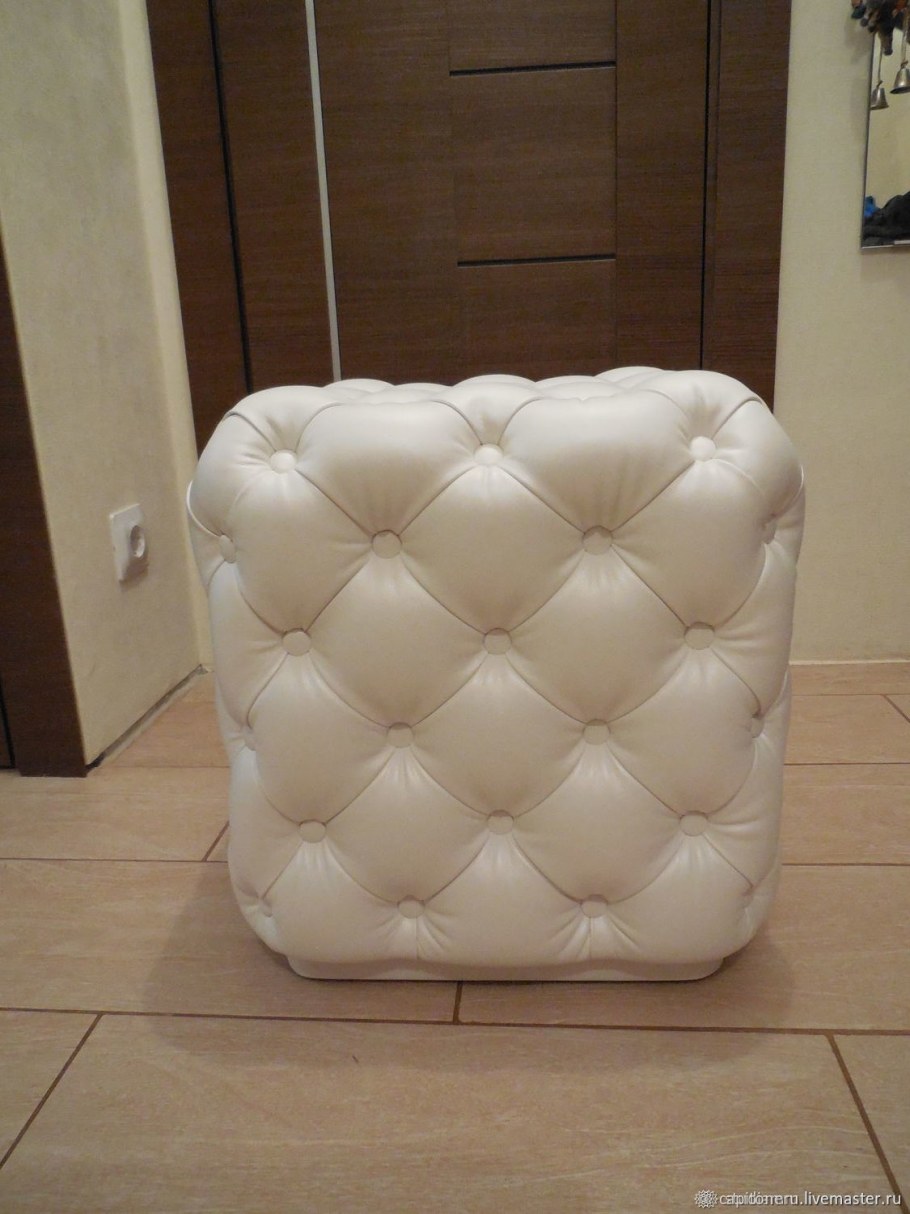 Кровать с каретной стяжкой