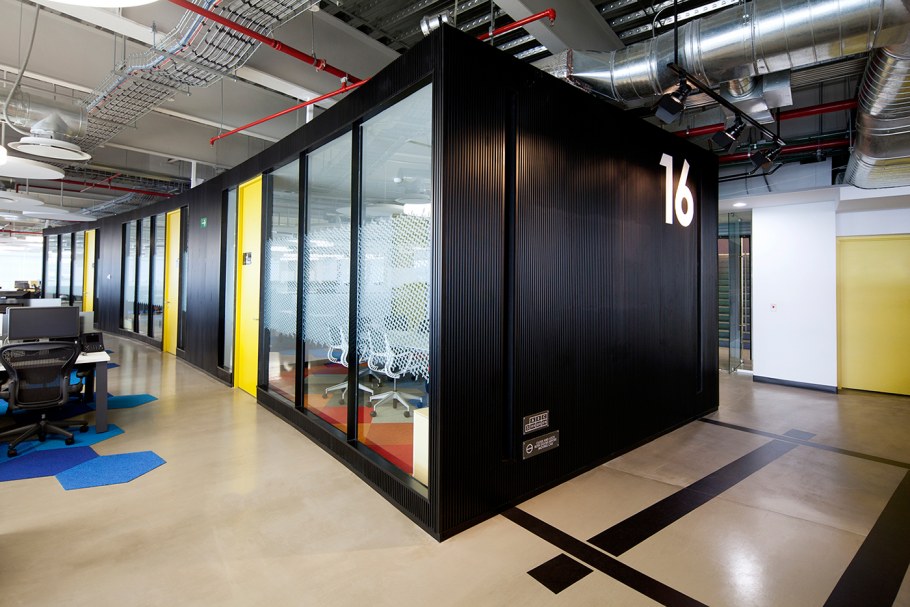 Общественный интерьер