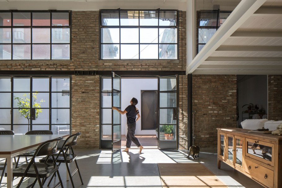 Офисное здание в стиле лофт