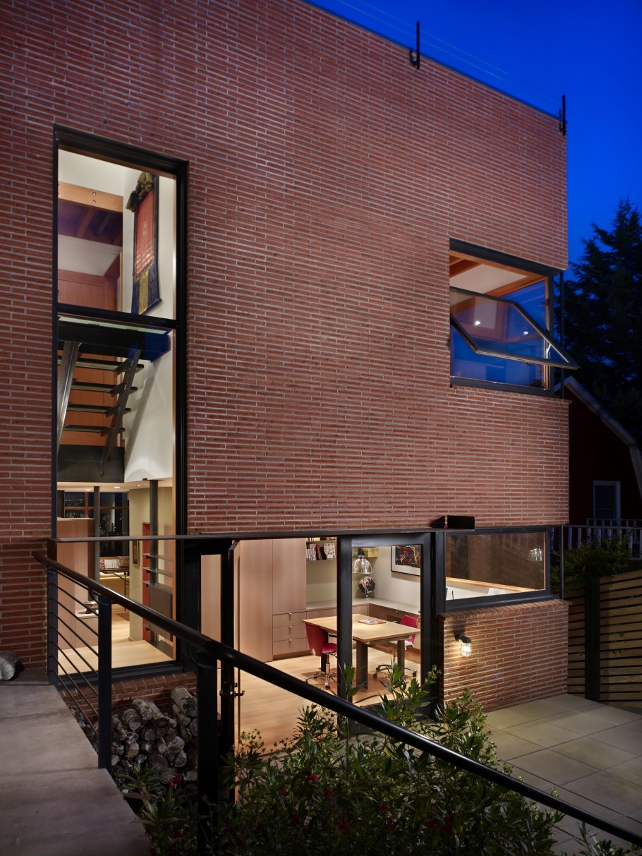 Фасад в стиле лофт