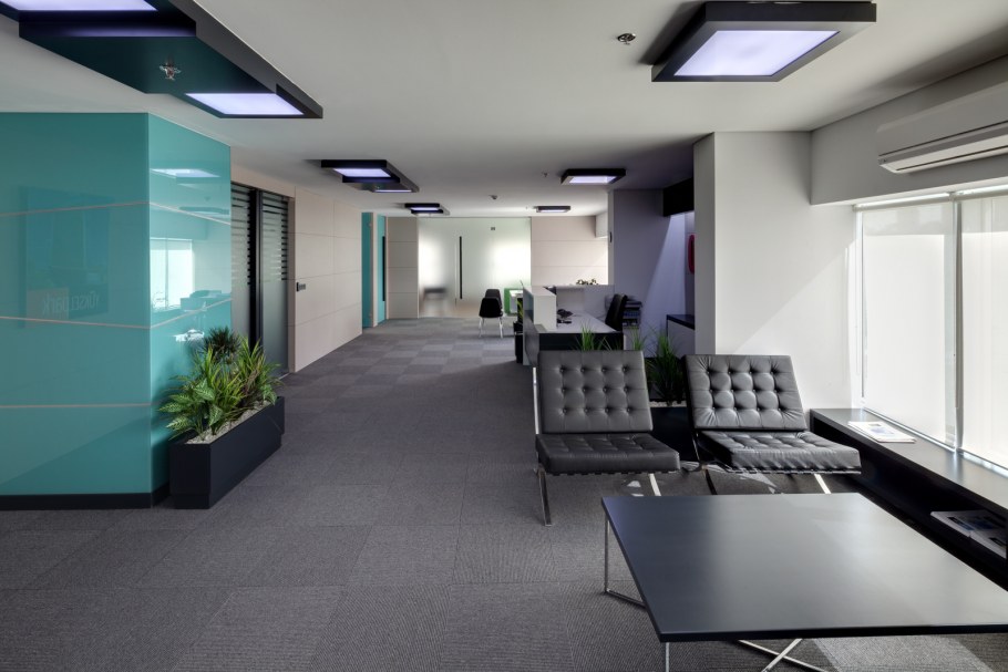 Офис в оранжевом цвете