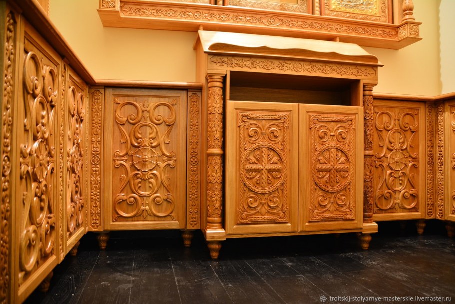 Резная мебель из дерева