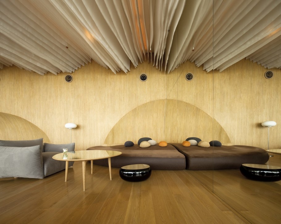 Необычные потолки в интерьере