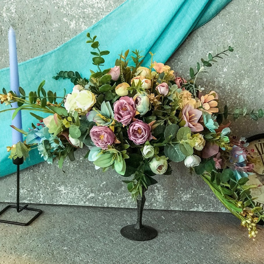 Напольные композиции из искусственных цветов для интерьера