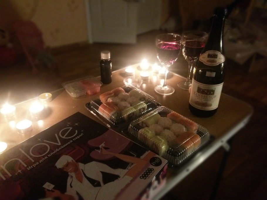 Романтический ужин с роллами для любимого