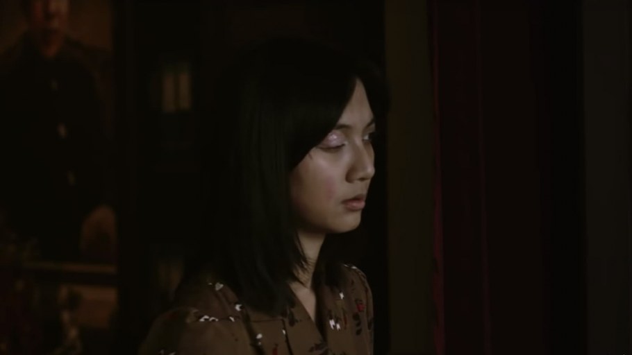 Домик на берегу пруда