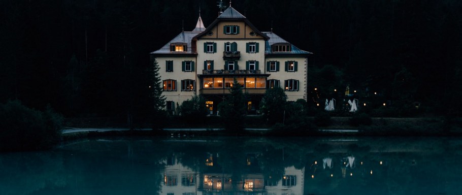 Мятный домик на озере