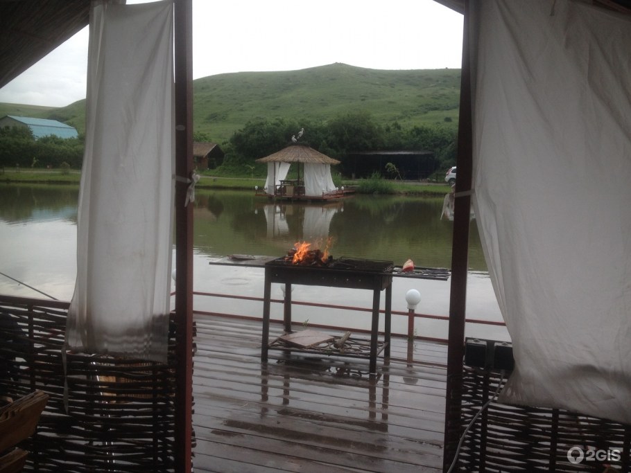 Сандра Буллок дом у озера