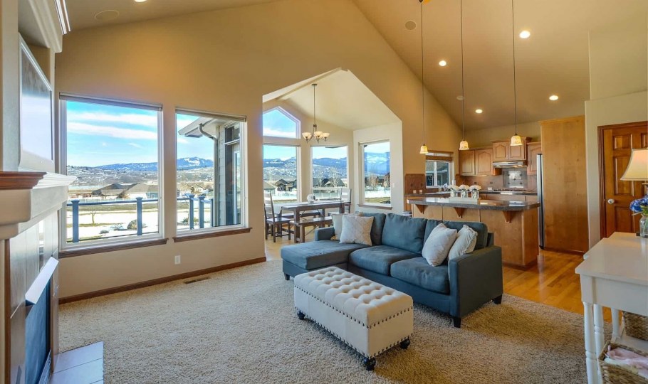 Просторный интерьер квартиры