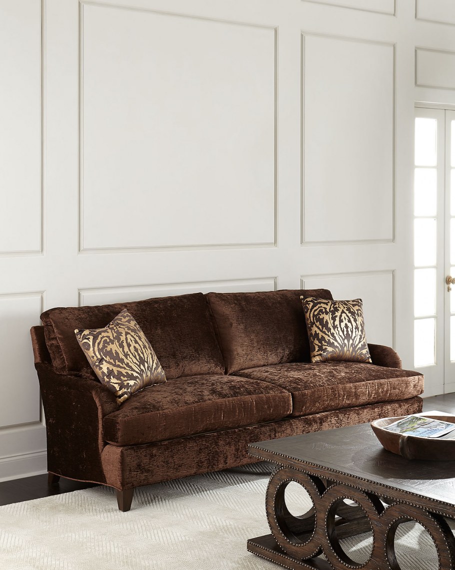 Светло коричневый бархатный диван