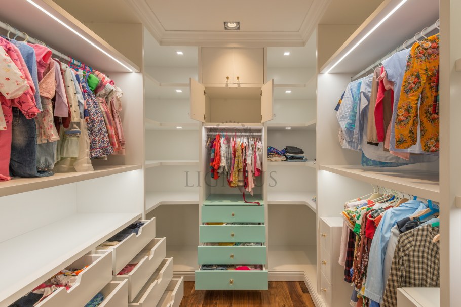 Детская гардеробная комната