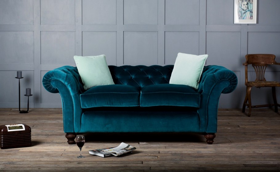 Велюровый диван