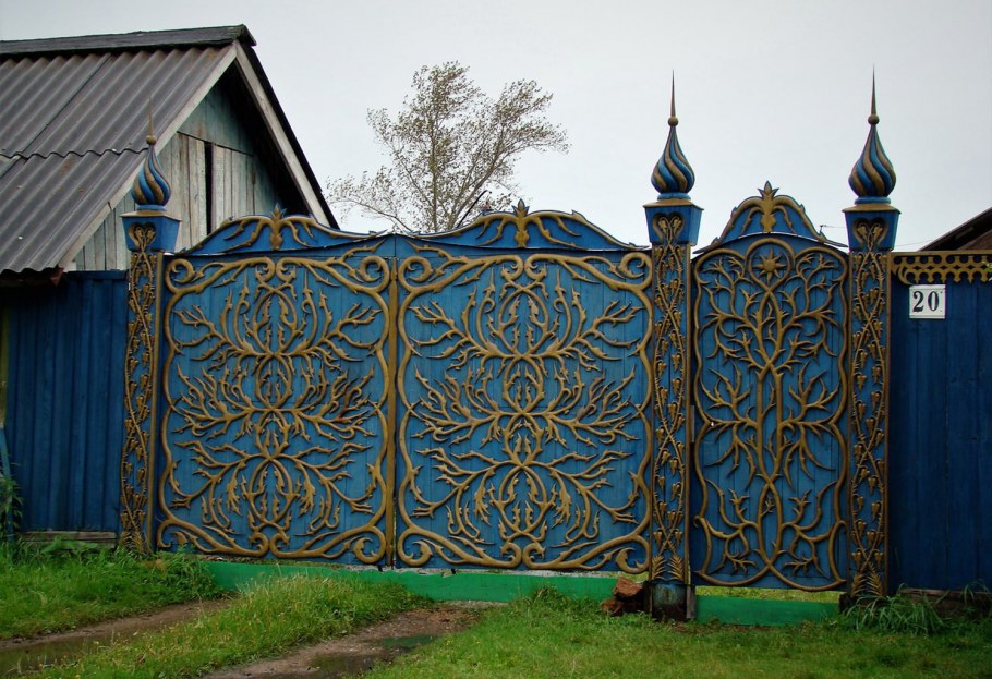 Прорезная пропильная резьба по дереву