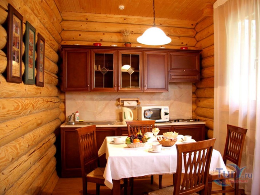 Планировка кухни на даче