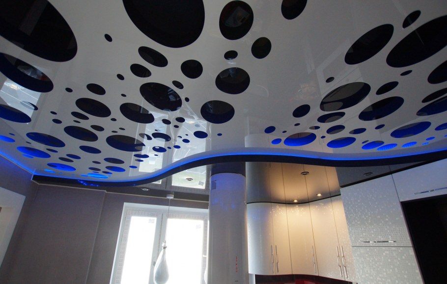 Фигурный гипсокартонный потолок