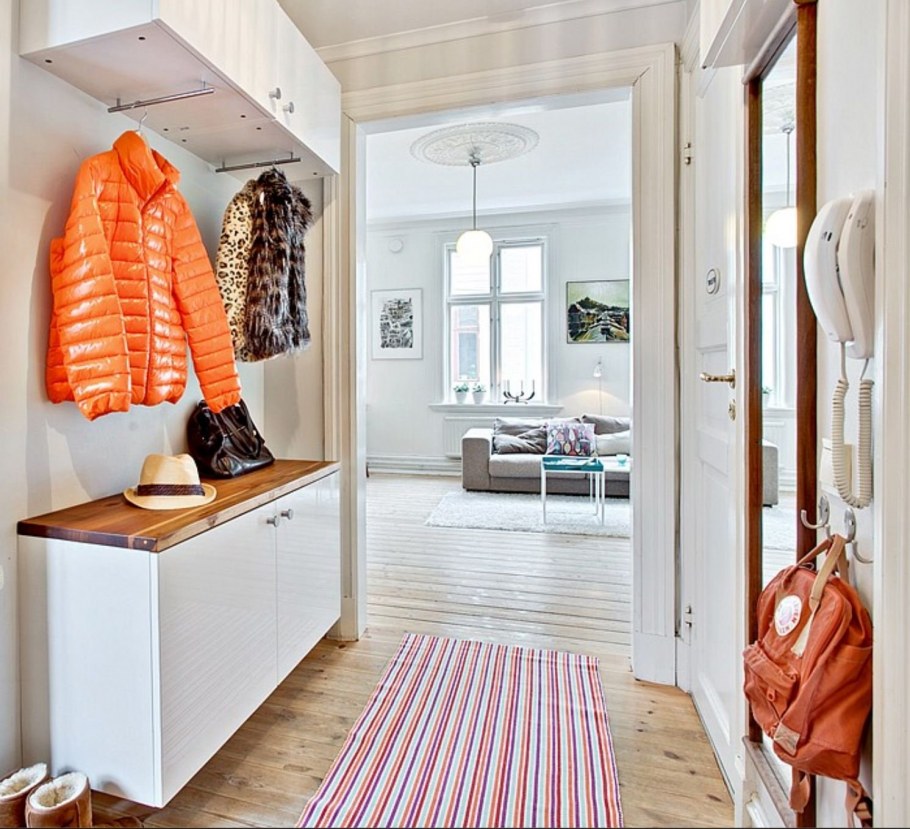 Уютная маленькая прихожая