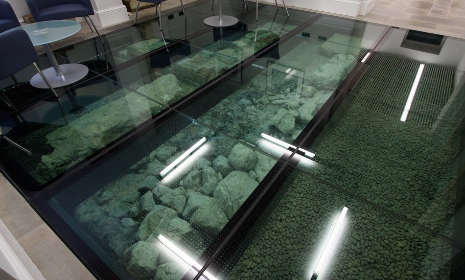 Стеклянный пол Музеефикация