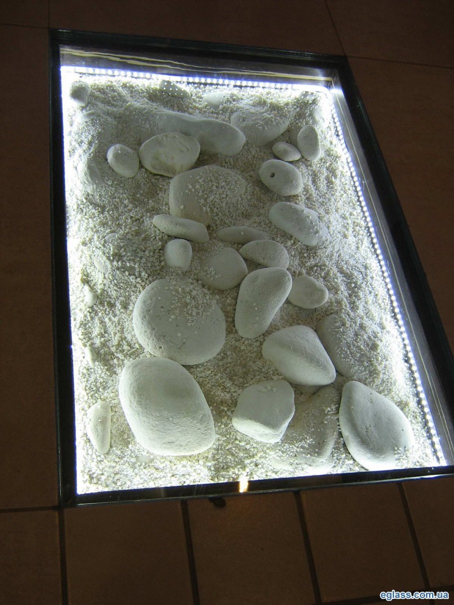 Камни под стеклом с подсветкой