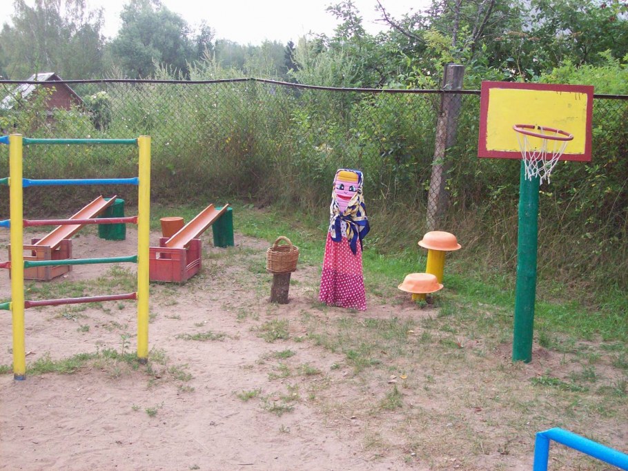 Обустройство площадки в детском саду из досок