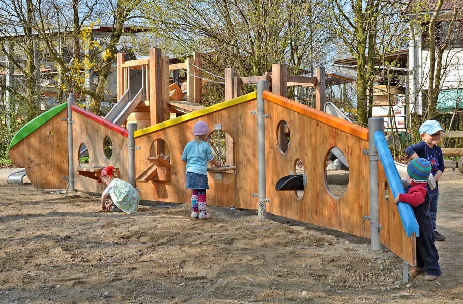 Обустройство детской площадки в детском саду