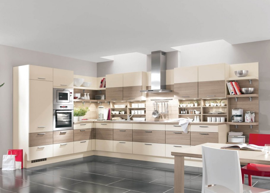 Кухонный гарнитур молочного цвета