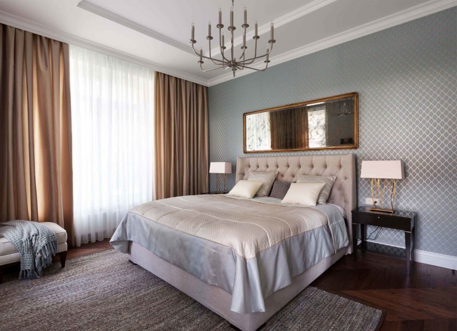 Молдинги в спальне