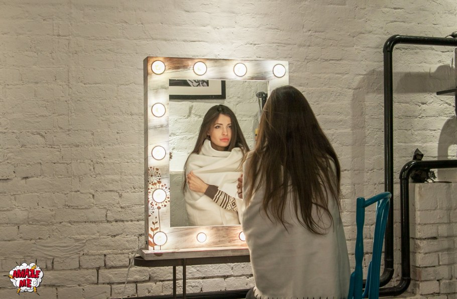 Селфи зеркало с лампочками