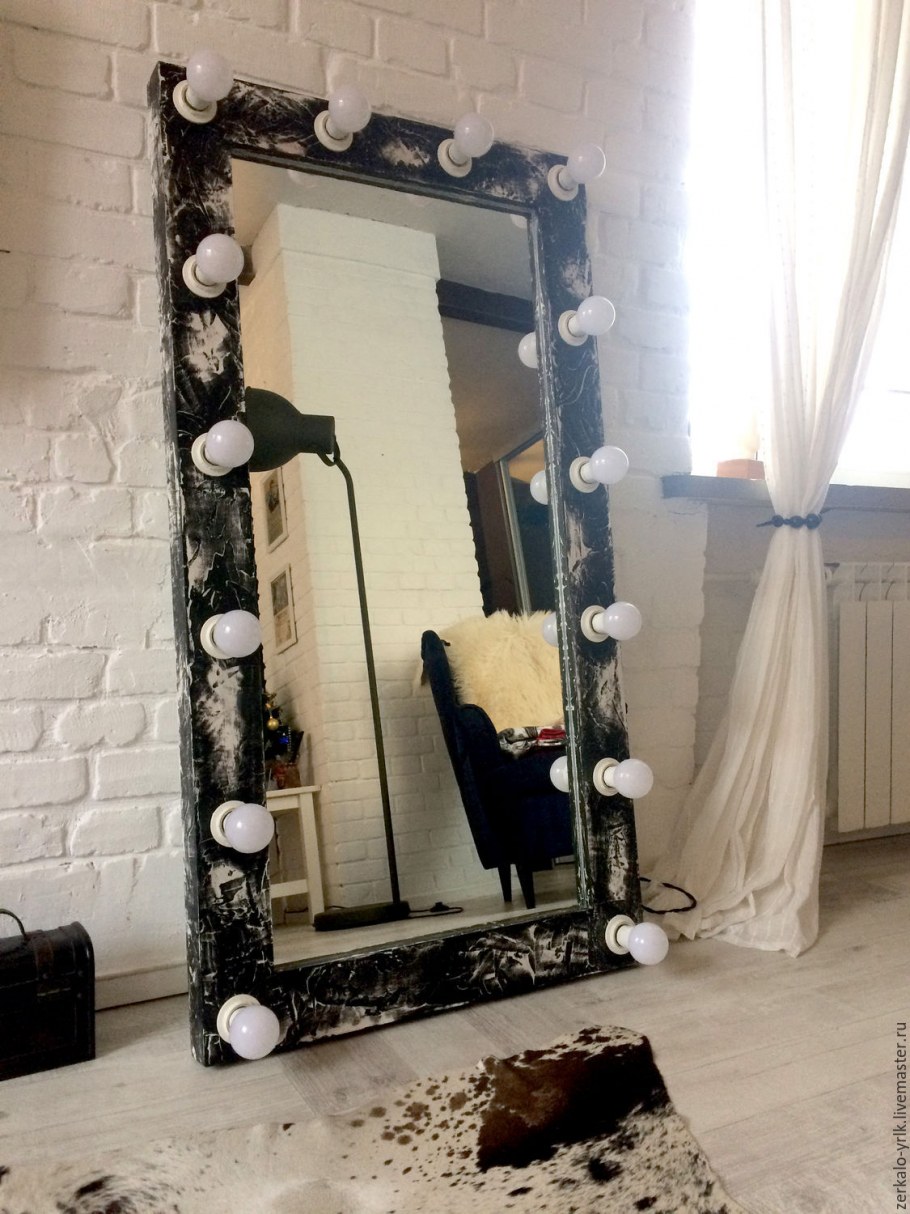 Гримерное зеркало с лампочками лофт