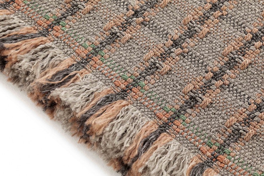 Ковер терракотового цвета