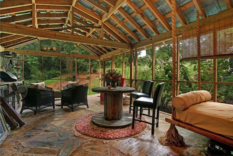 Терраса загородного дома