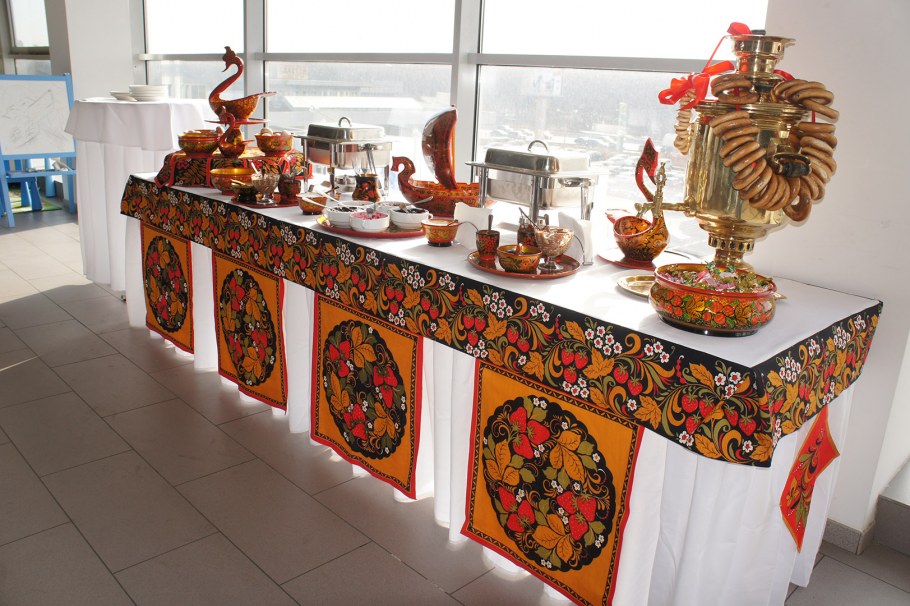 Украшение зала в народном стиле