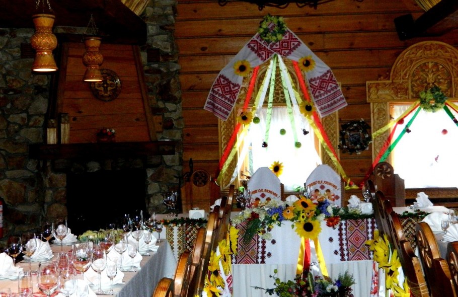 Украшение зала в народном стиле