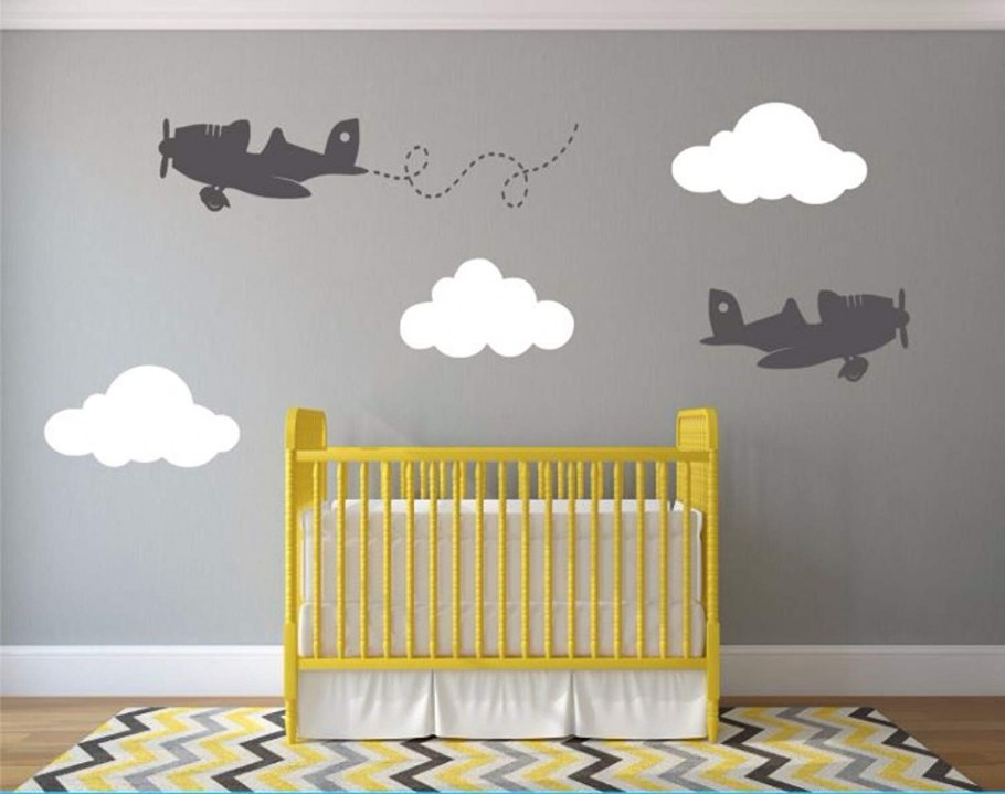 Домики на стене в детской