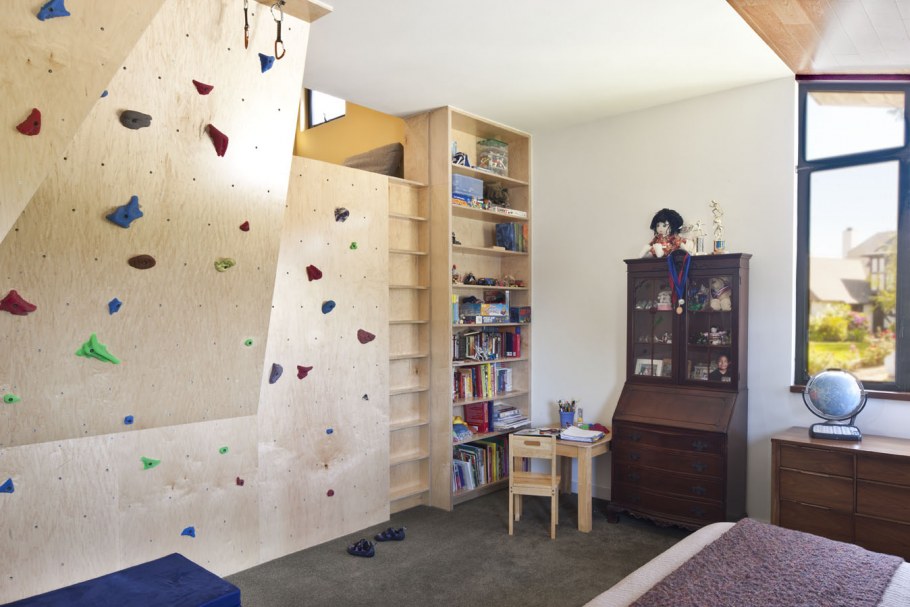 Разноцветные стены в детской