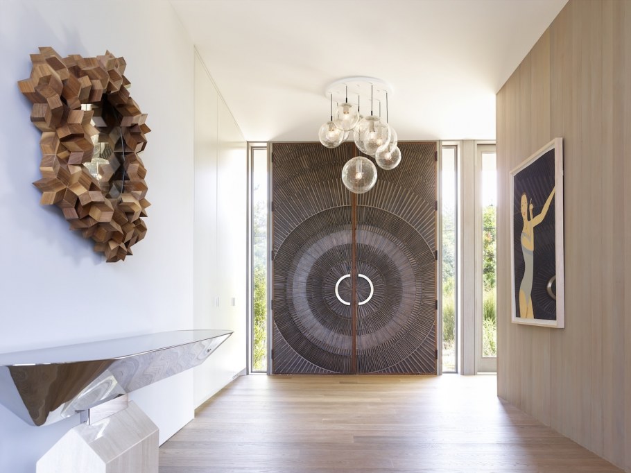 Декор прихожей в современном стиле