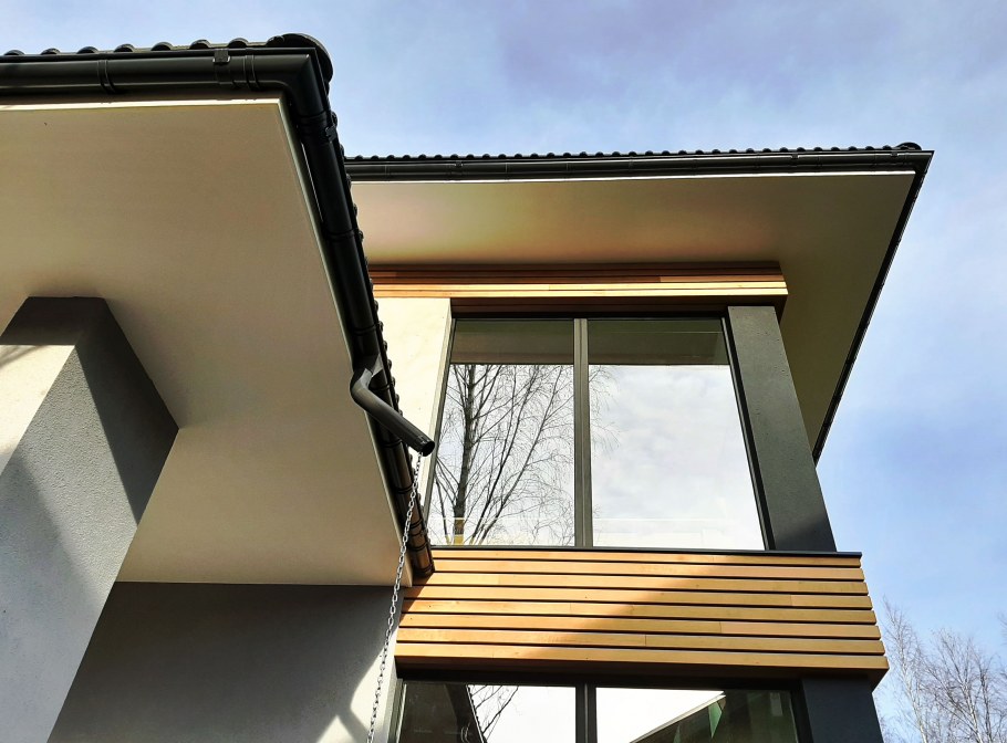 Штукатурка свесов крыши