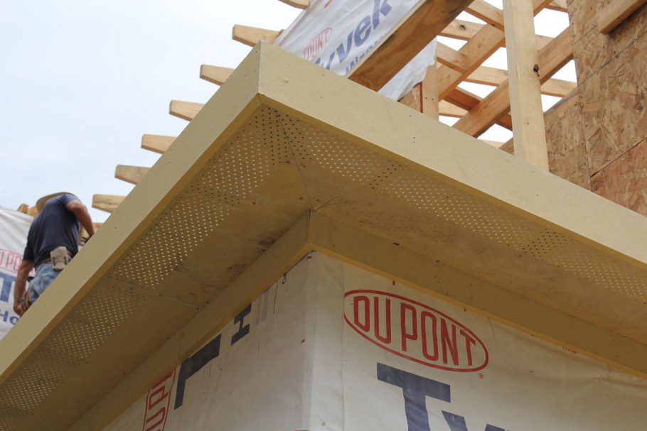 Свес кровли на плоской крыше