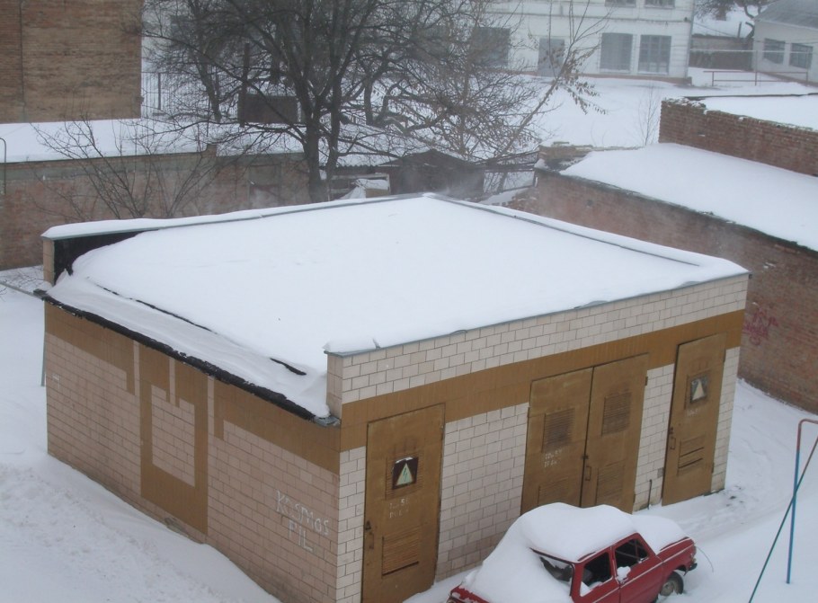 Плоская кровля зимой