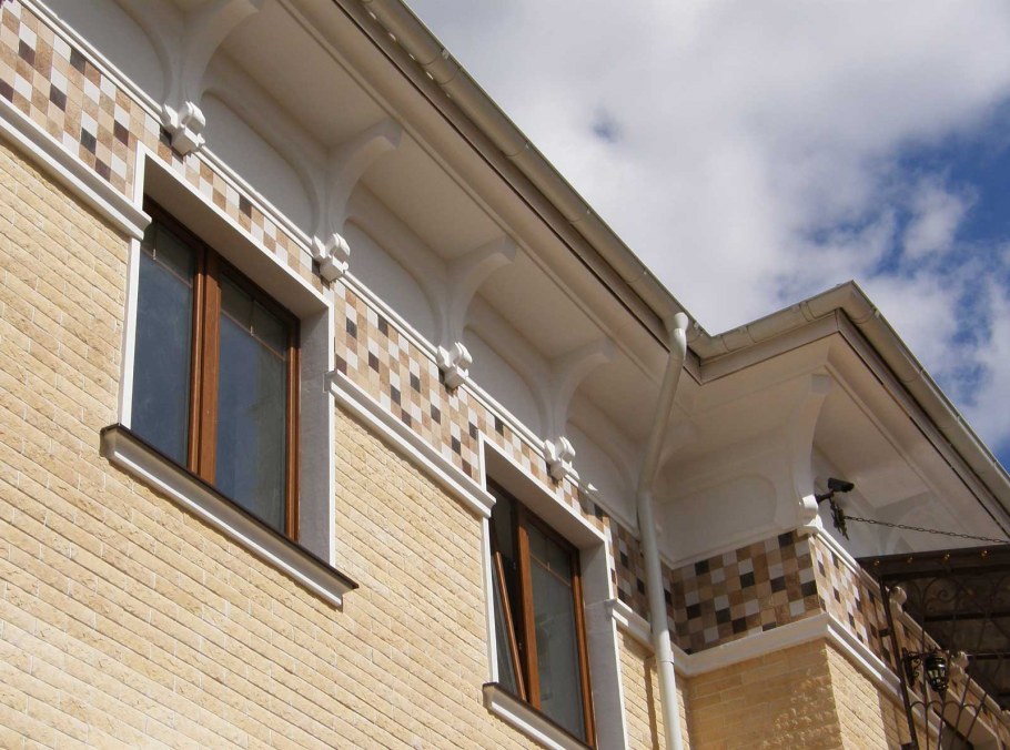 Каменный карниз