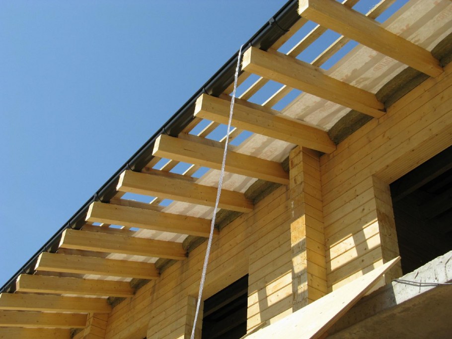 Подшивка фронтонного свеса террасы