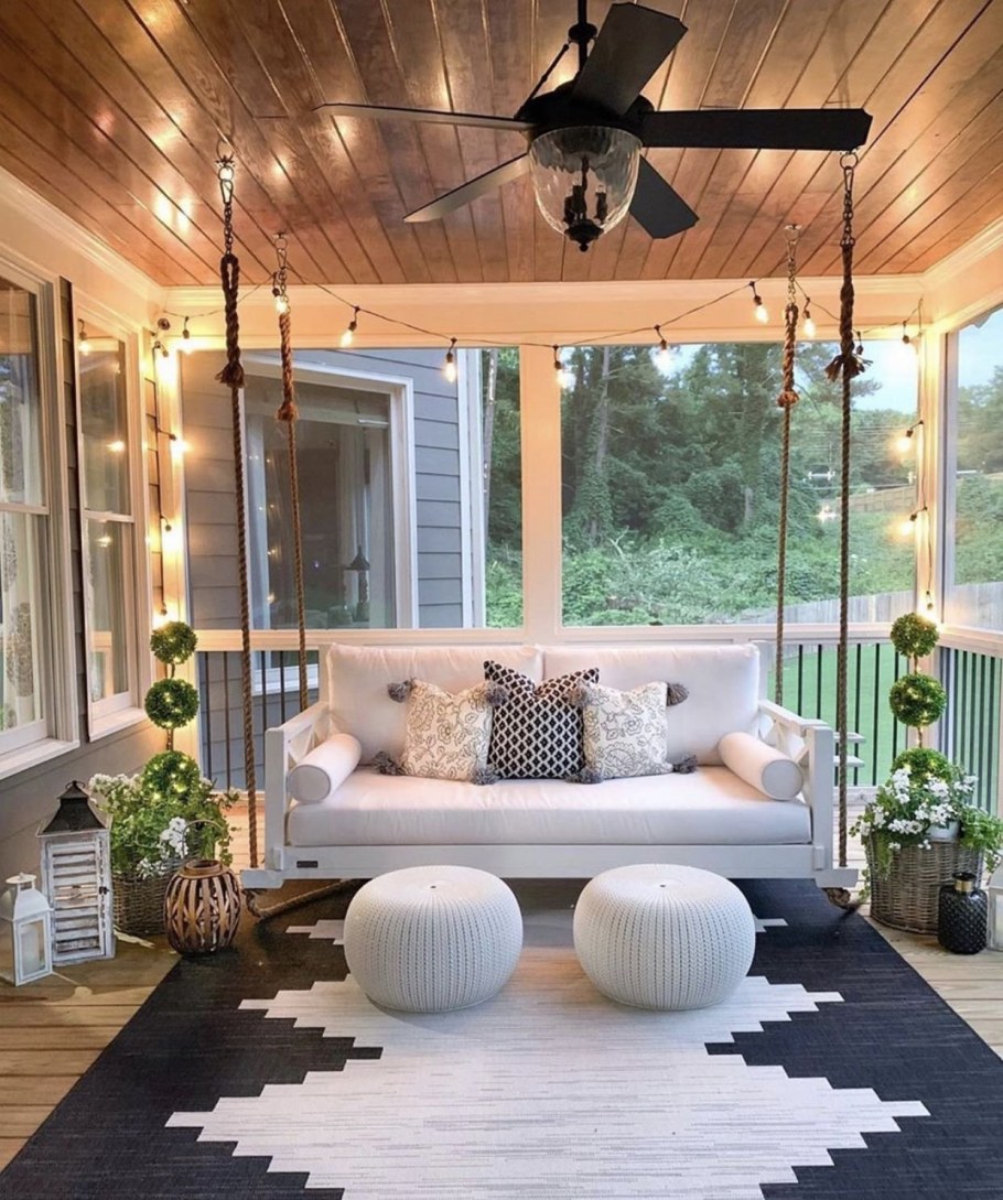 Интерьер террасы в загородном доме