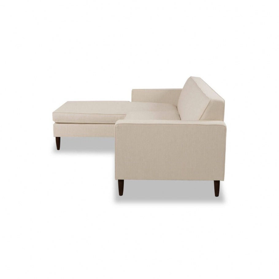 Кремовый диван