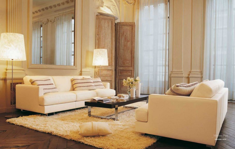 Кремовый диван в интерьере