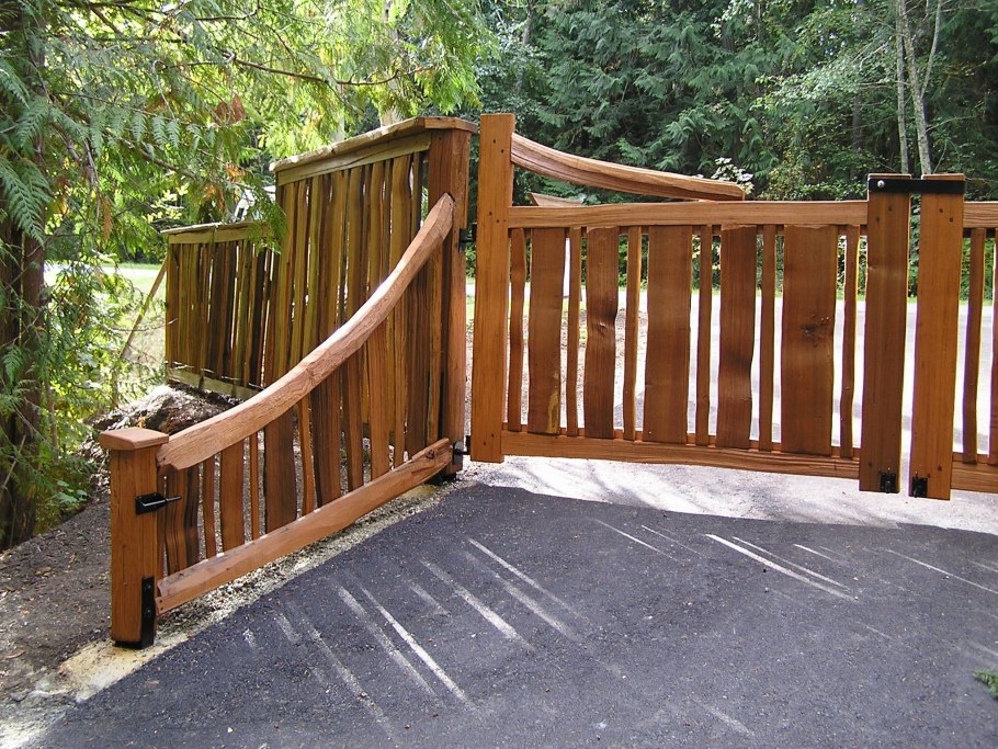 Ворота из деревянных реек