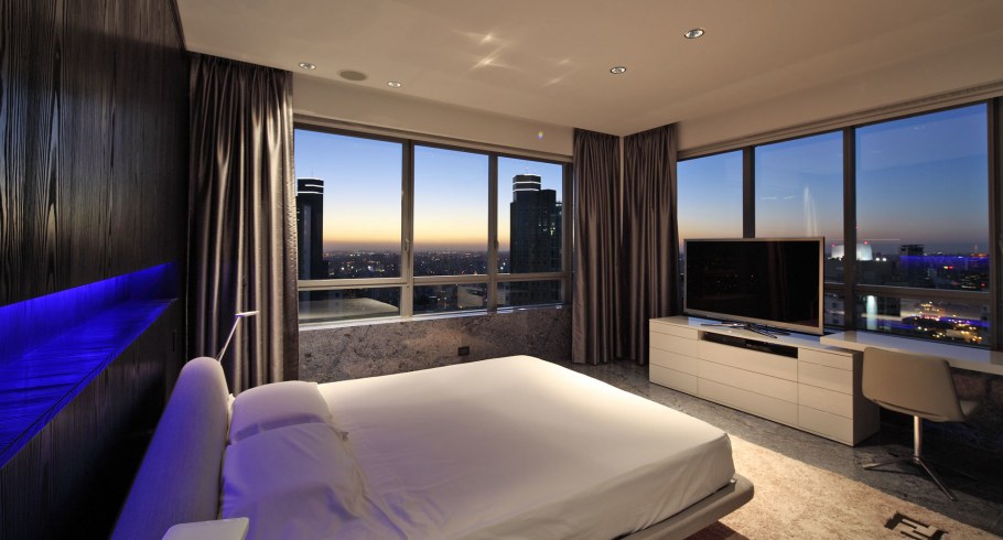 Спальни с панорамными окнами в современном стиле