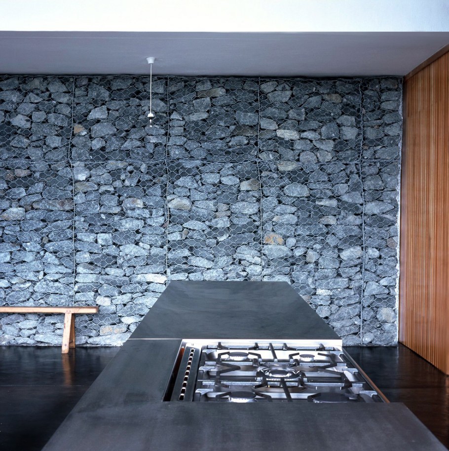 Габионы пирамидой