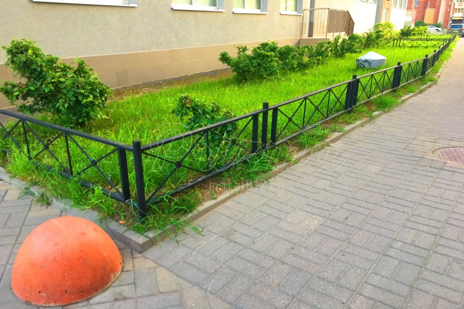 Ограждение газонов во дворах