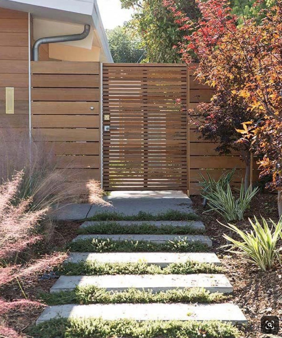 Забор ступеньками